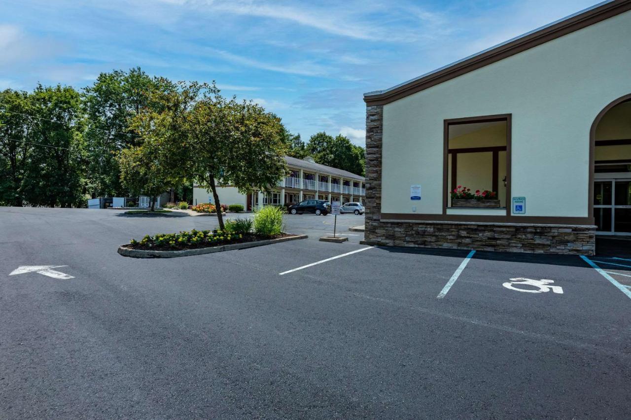 Rodeway Inn Poughkeepsie Zewnętrze zdjęcie